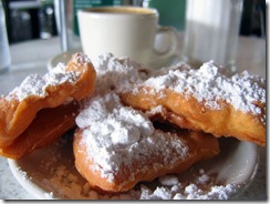 2006_11_cafe_du_monde_beignets